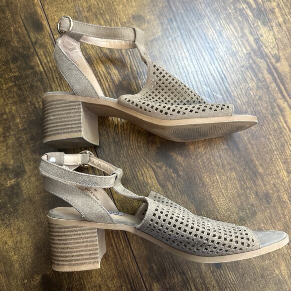 Steve Madden Barlow Perforated Leather Ankle Strap & Block Heel. Taupe Size 8 - Picture 6 of 7